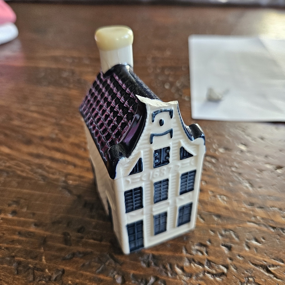 KLM #13 Chipped/Broken